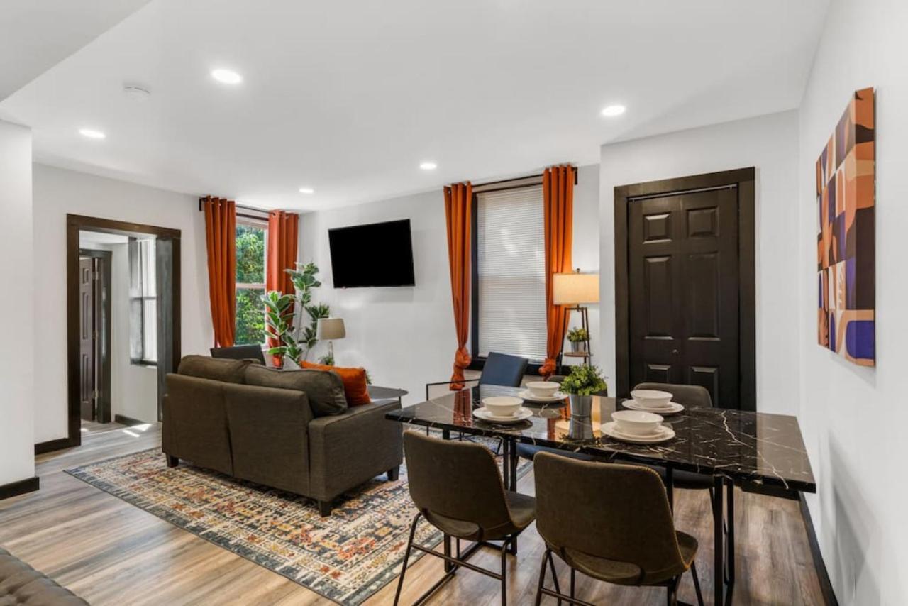 Charming 2 Bedroom In Philadelphia, Ideal Location, Ample Parking! *