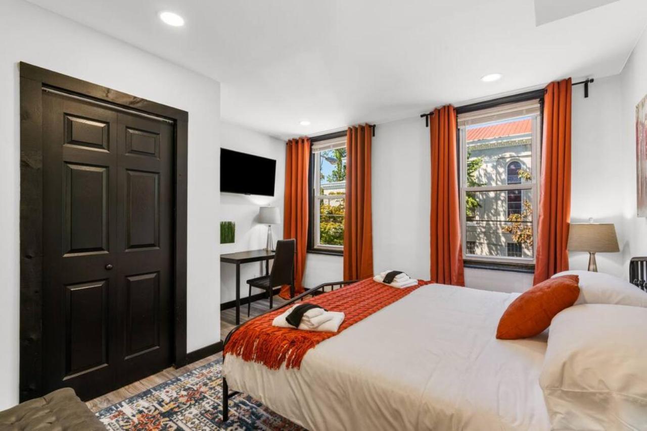 Charming 2 Bedroom In Philadelphia, Ideal Location, Ample Parking! *