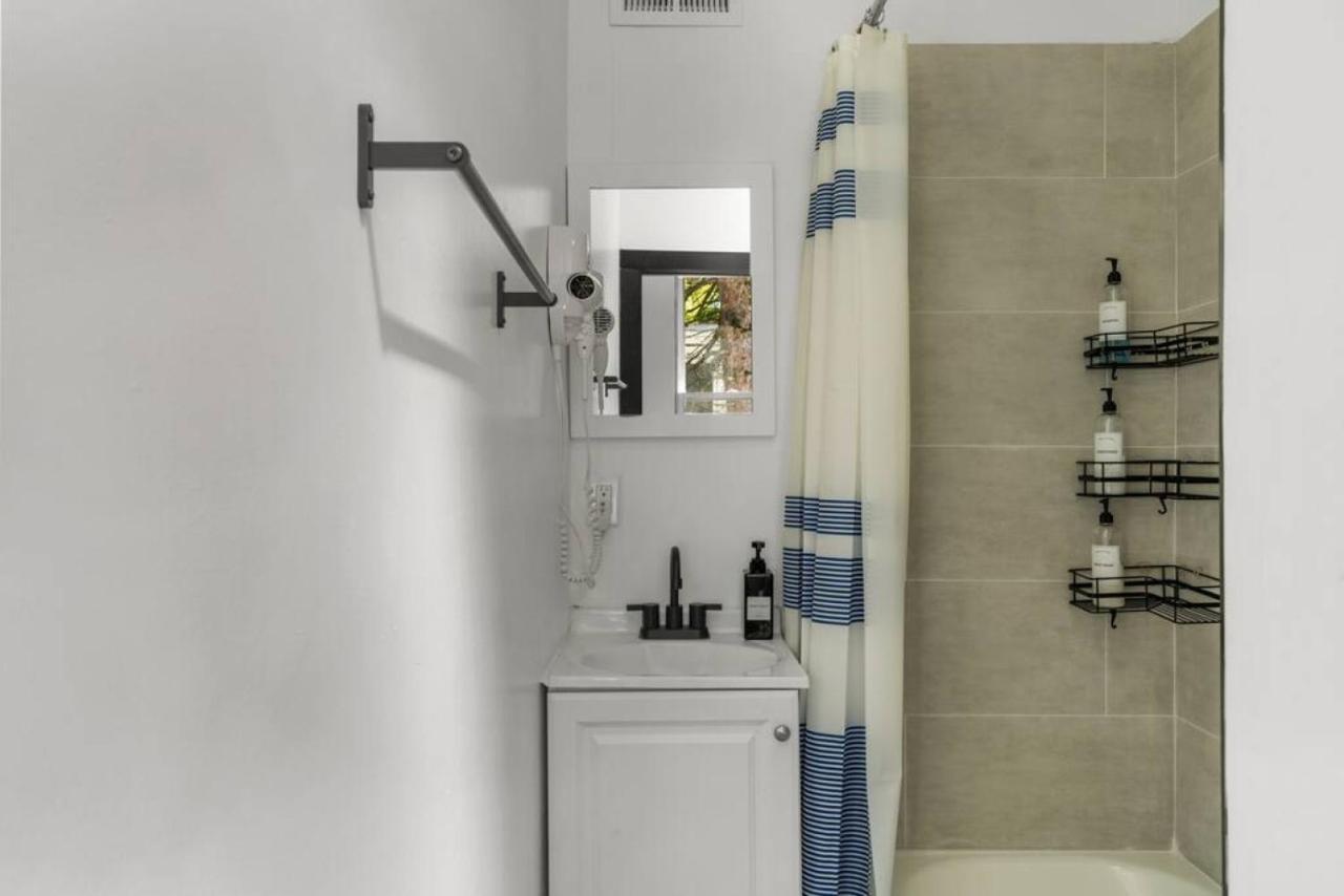 Charming 2 Bedroom In Philadelphia, Ideal Location, Ample Parking! * Filadélfia